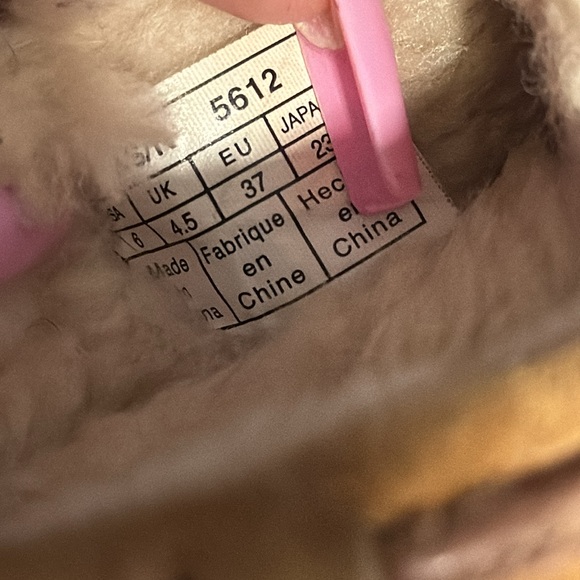 UGG MOCCASINS - Picture 4 of 5